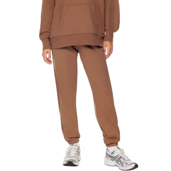 Aritzia Pants - Aritzia TNA Boyfriend Sweatpants Brown Small